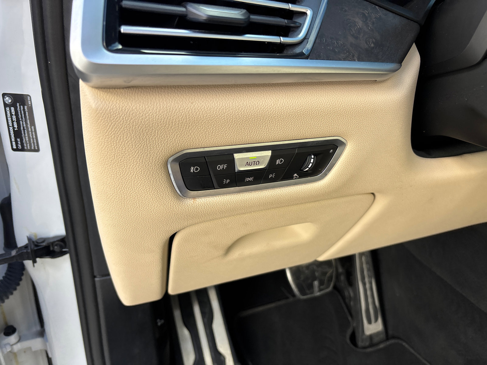 Used 2022 BMW X7 M50i w/ Cold Weather Package image 14