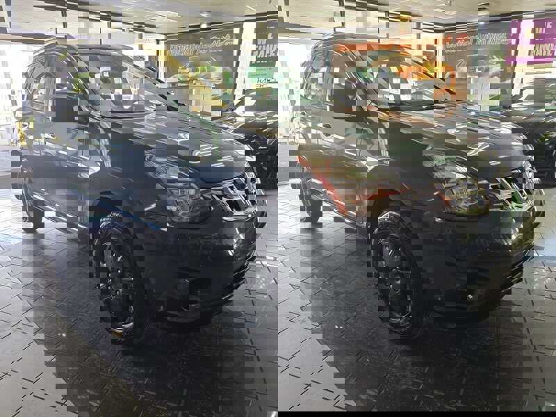 Used 2015 Nissan Rogue S w/ Convenience Package image 3