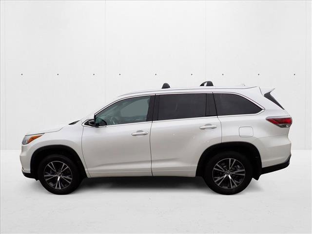 Used 2016 Toyota Highlander XLE image 2