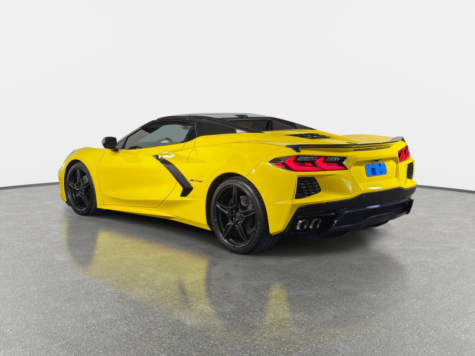 Used 2022 Chevrolet Corvette Stingray Preferred Conv w/ Battery Protection Package RWD image 5