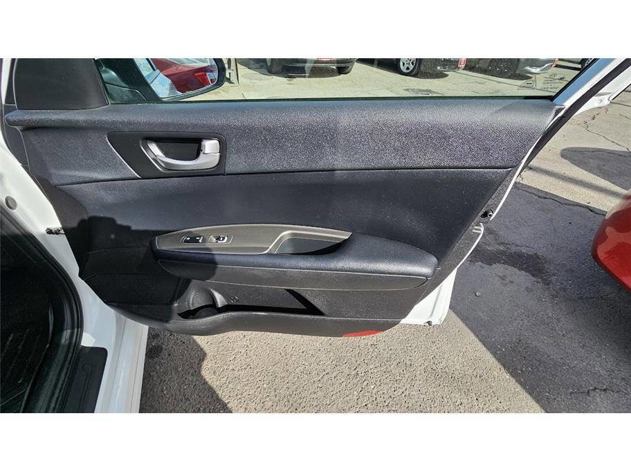 Used 2019 Kia Optima LX FWD image 27