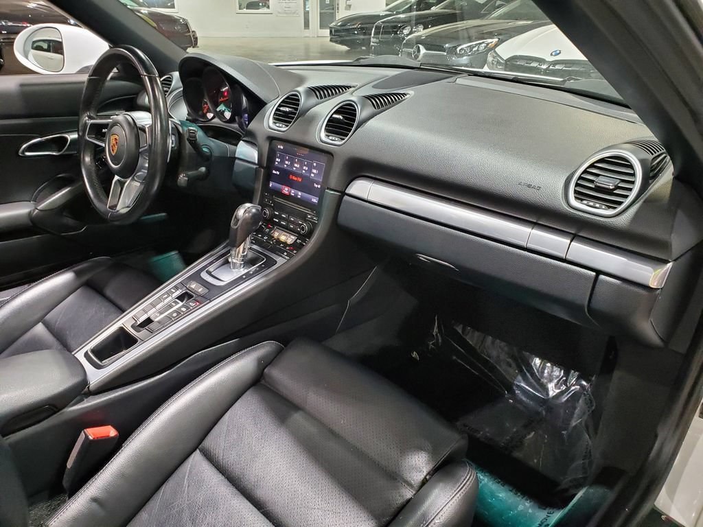 Used 2019 Porsche 718 Boxster RWD image 14
