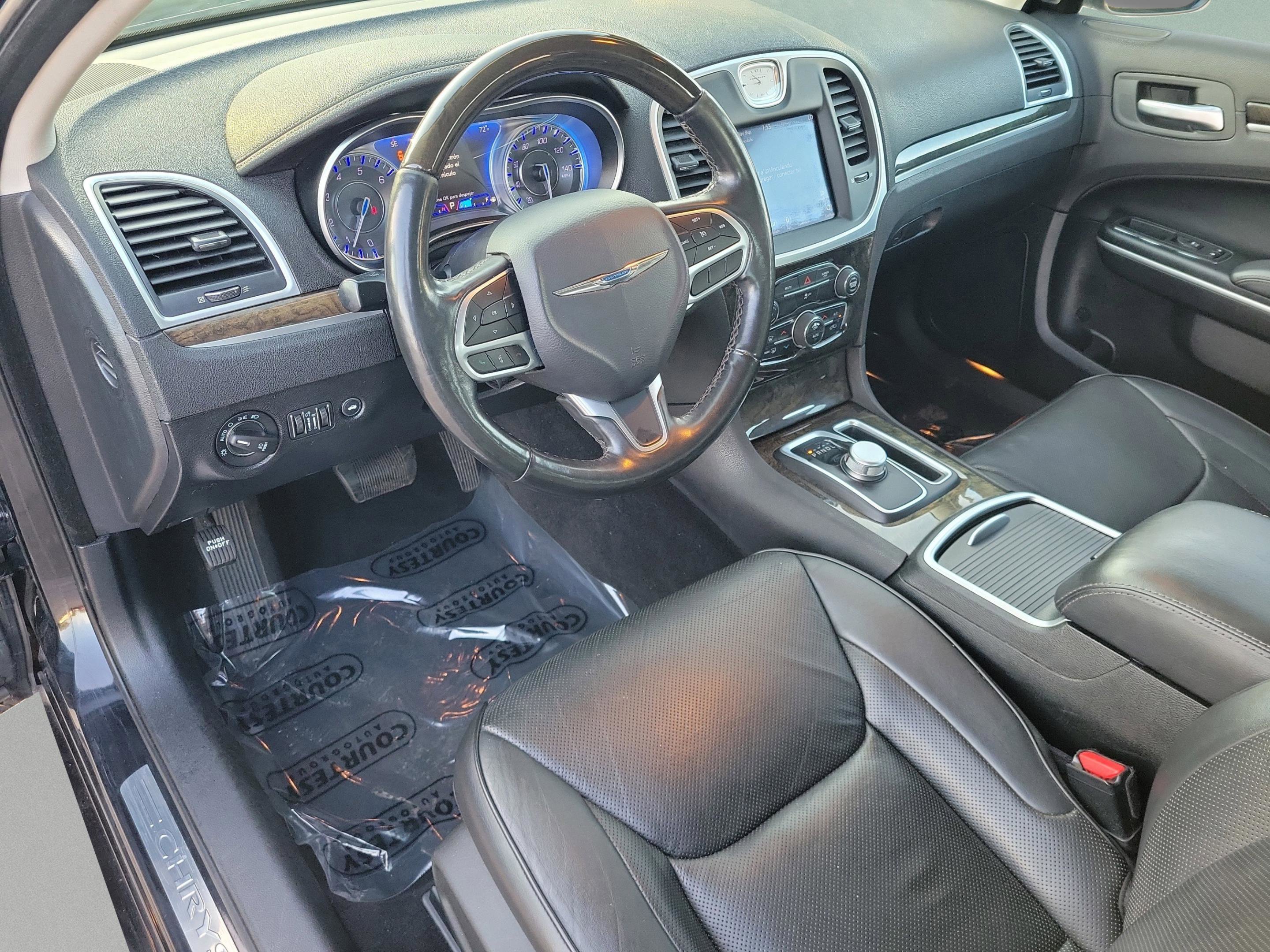Used 2019 Chrysler 300 Limited image 20