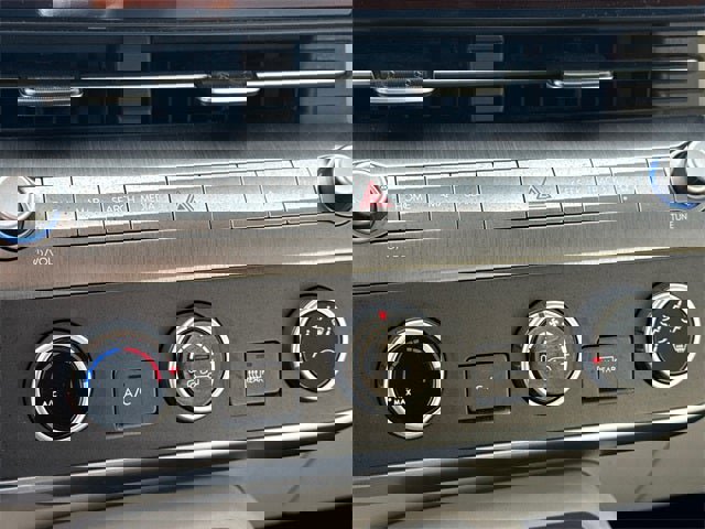 Used 2024 Hyundai Kona SE image 26