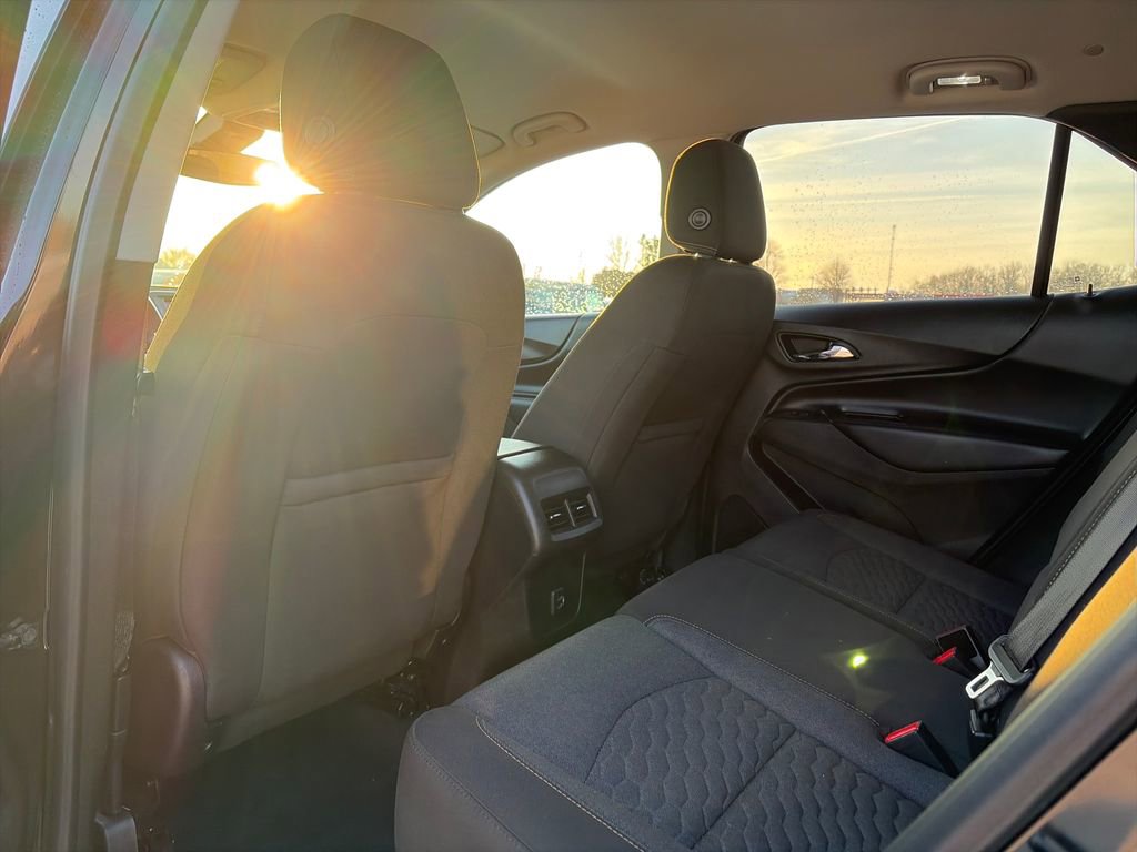 Used 2019 Chevrolet Equinox LT w/ Driver Convenience Package image 28