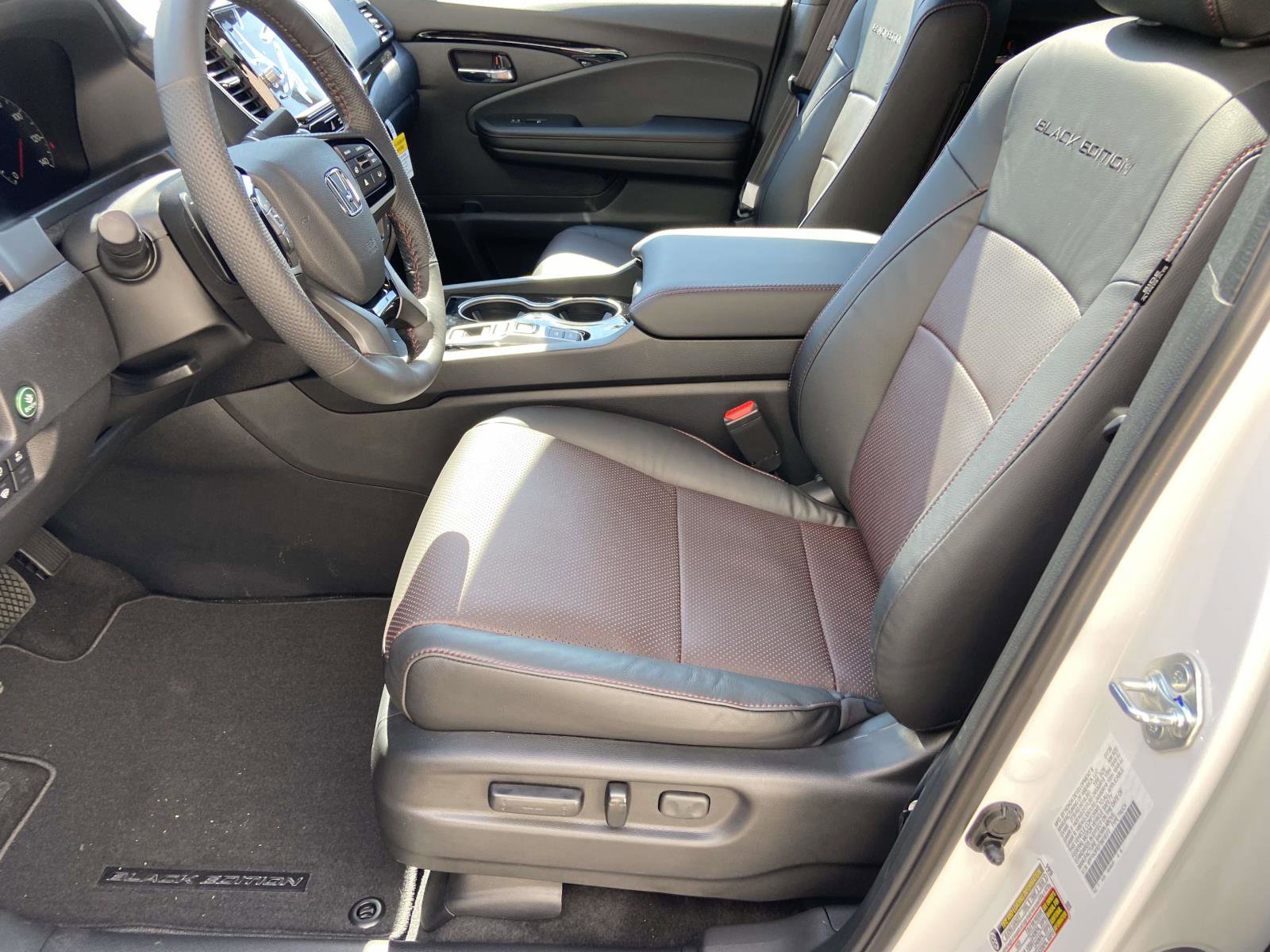 New 2026 Honda Ridgeline Black Edition image 8