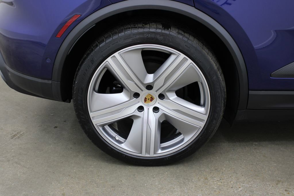 New 2024 Porsche Macan 4 Electric image 15