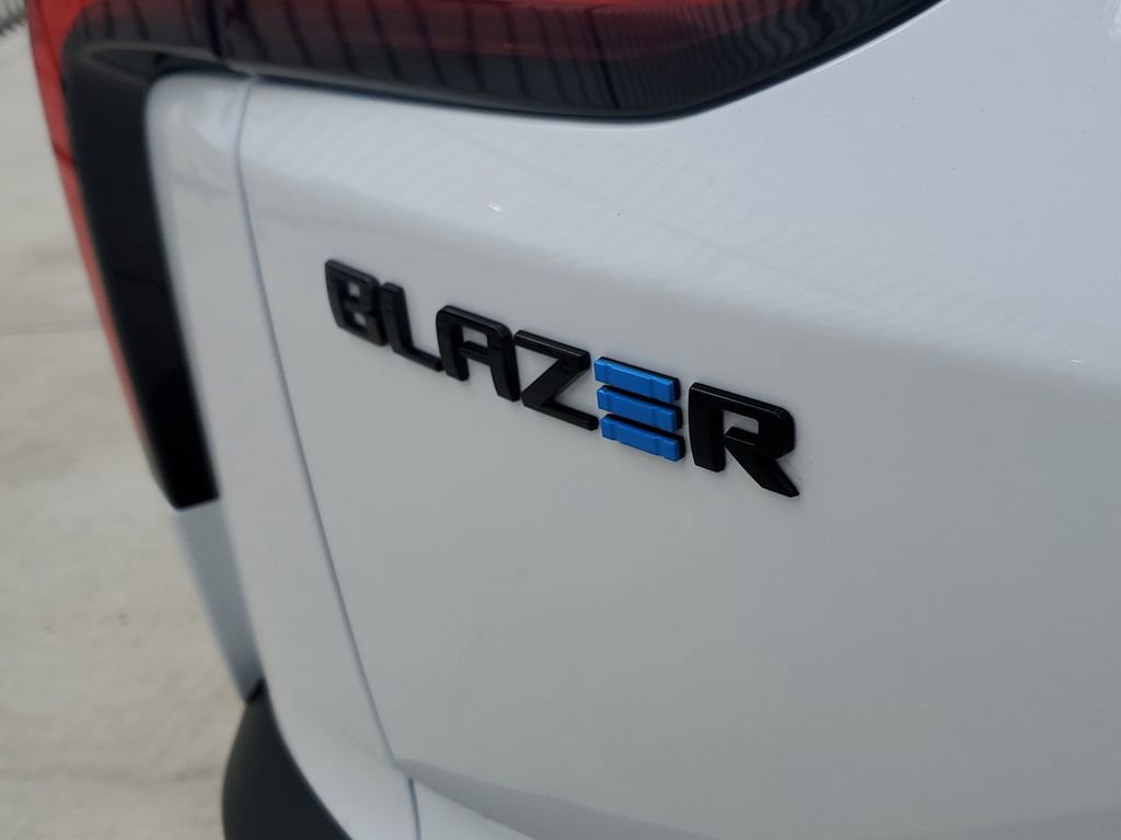 Used 2026 Chevrolet Blazer EV LT w/ Midnight/Sport Edition image 7