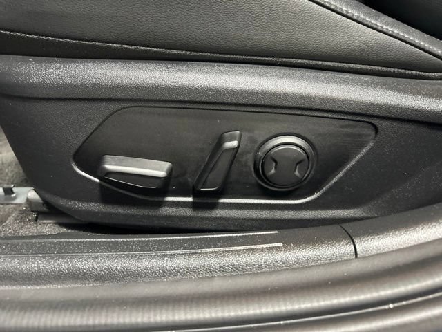 Used 2023 Hyundai Elantra Limited FWD image 32
