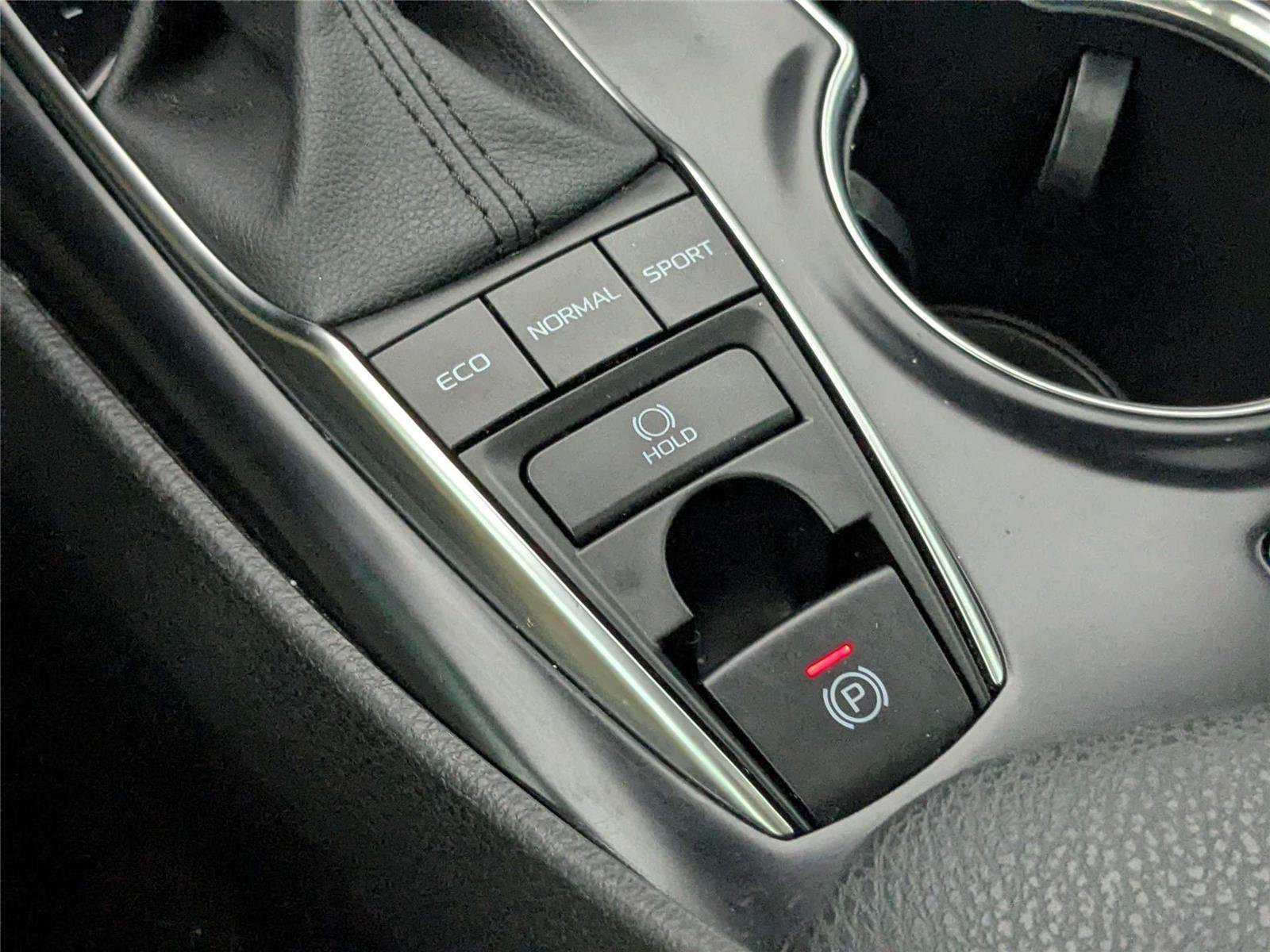 Certified 2020 Toyota Camry XSE FWD image 27
