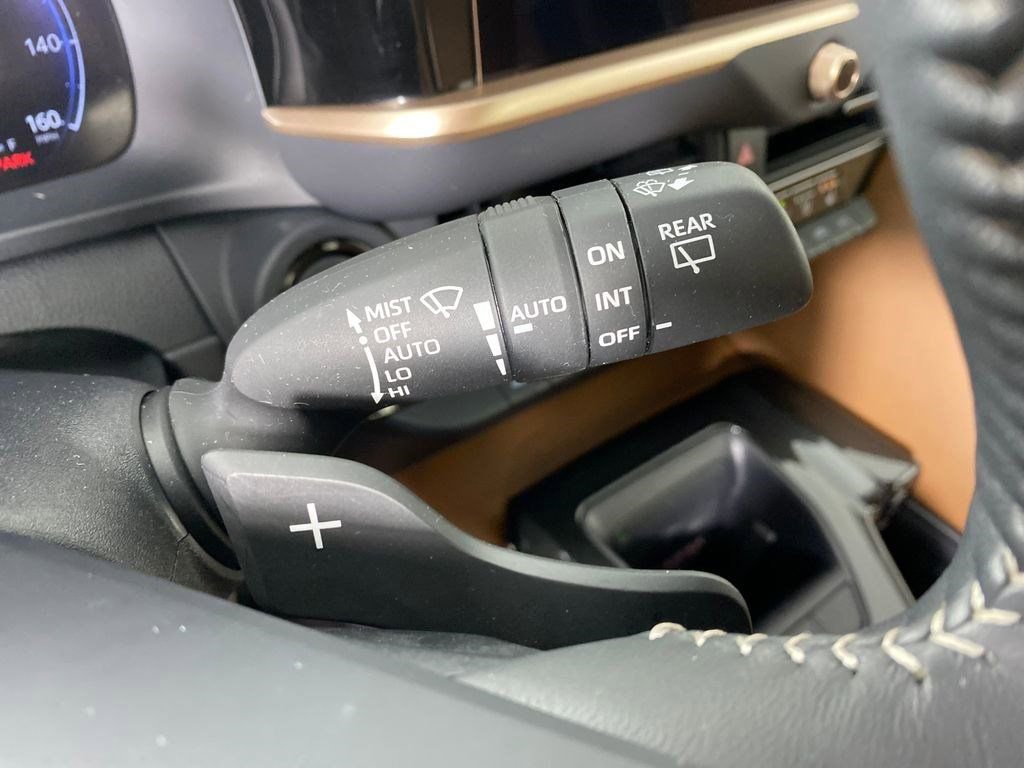 Used 2025 Toyota Crown Signia Limited w/ Advanced Technology Package image 16