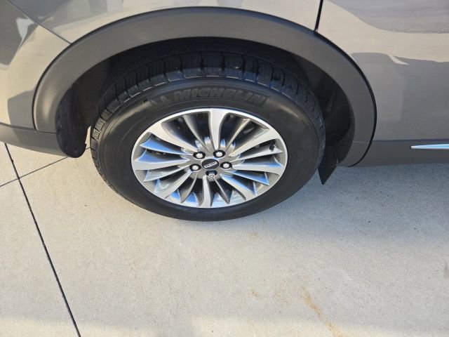 Certified 2022 Lincoln Nautilus AWD w/ Premium Package image 16