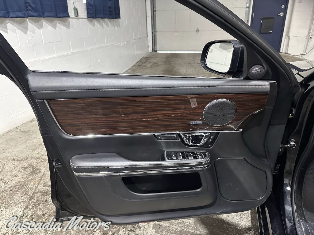 Used 2014 Jaguar XJ L Portfolio image 19
