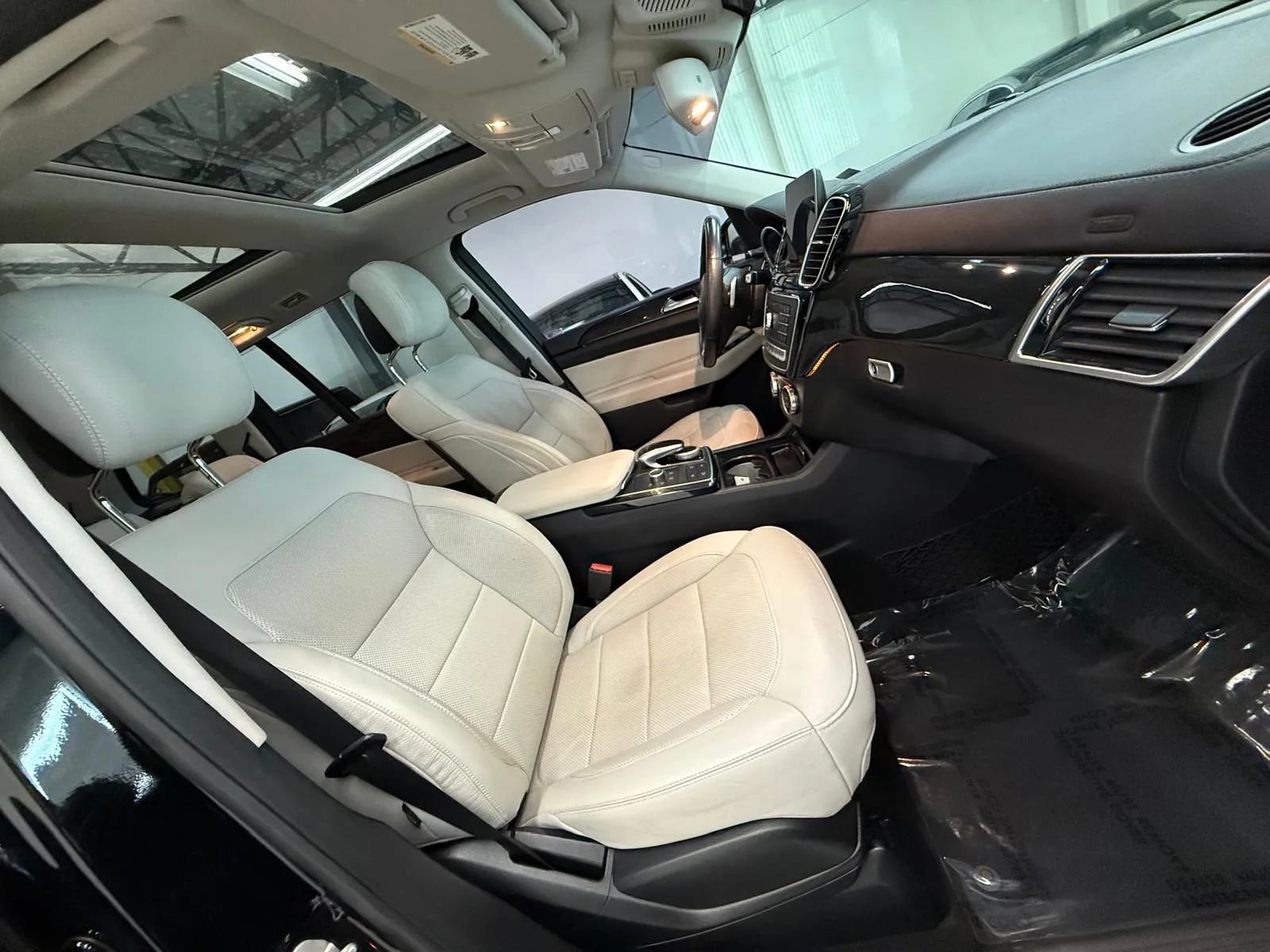 Used 2017 Mercedes-Benz GLS 450 4MATIC image 27