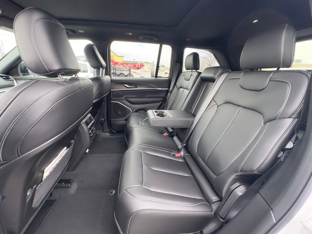 New 2026 Jeep Grand Cherokee Limited w/ Limited Altitude Package image 15