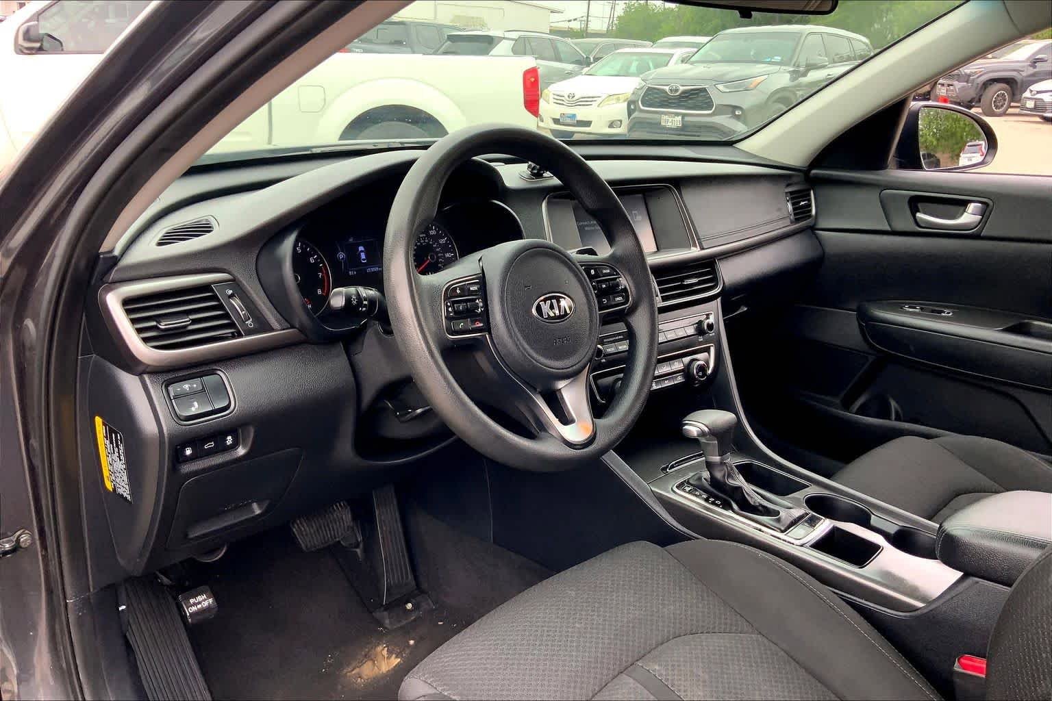 Used 2018 Kia Optima LX FWD image 16