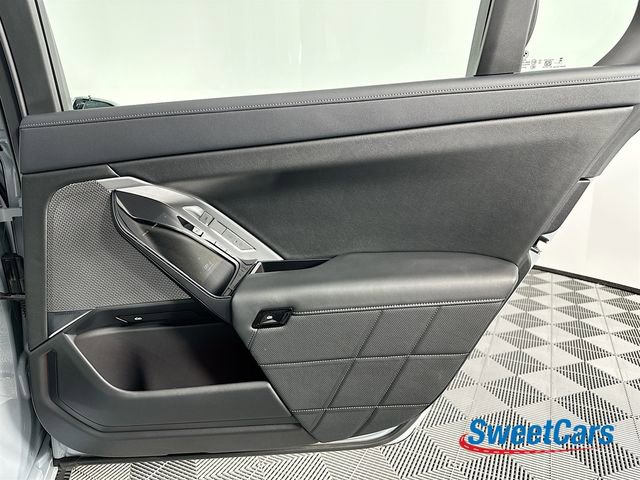 Used 2025 BMW 740i xDrive image 48