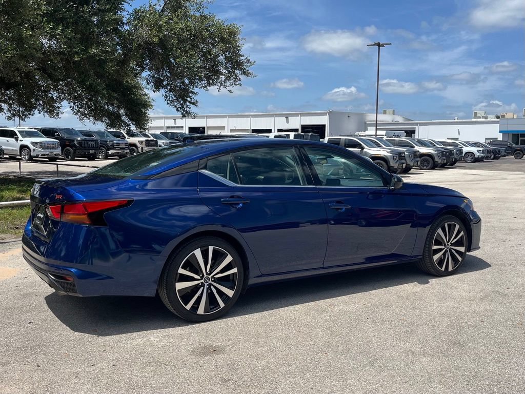 Used 2024 Nissan Altima 2.5 SR FWD image 5