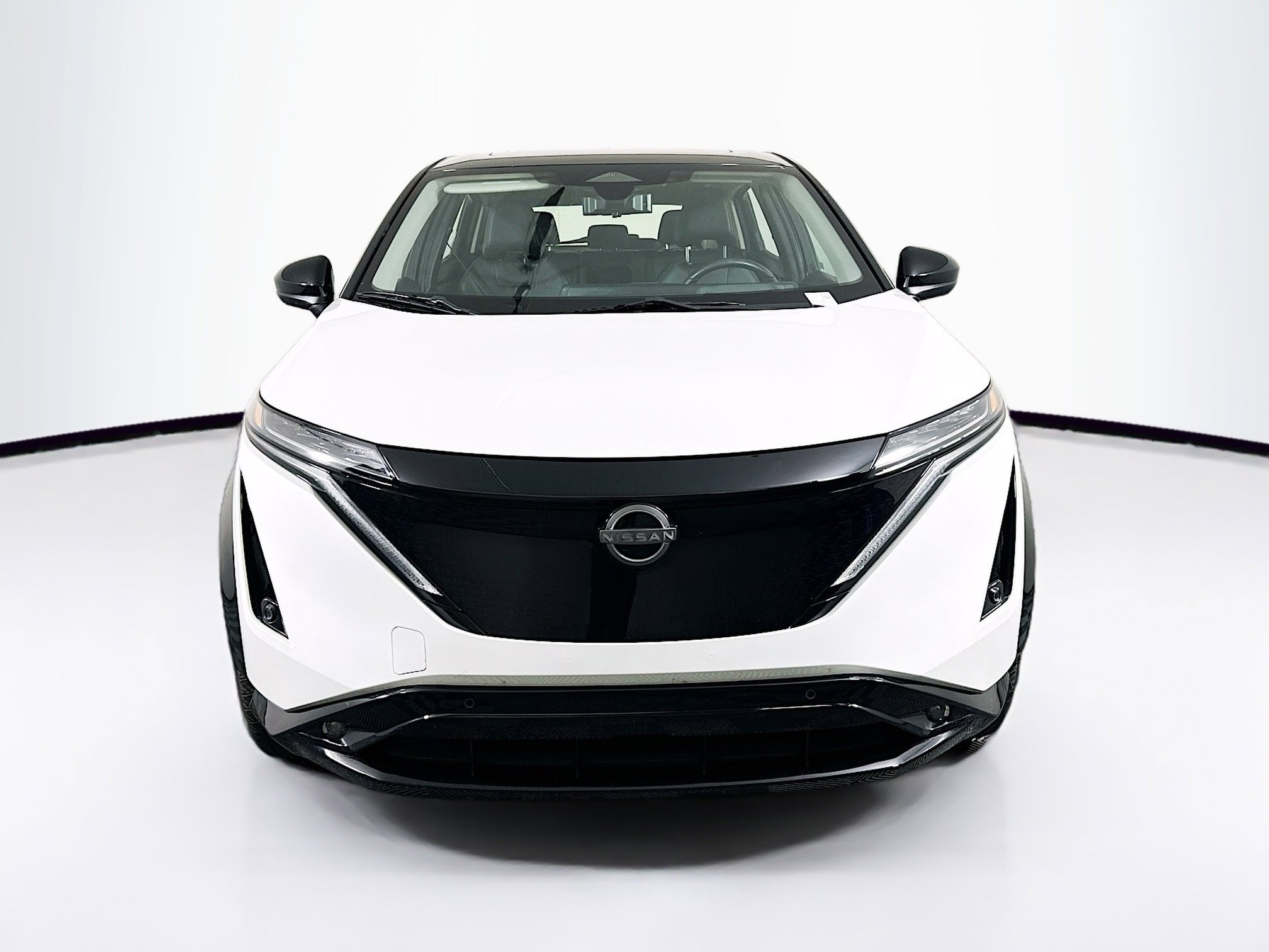 Used 2023 Nissan Ariya AWD image 2