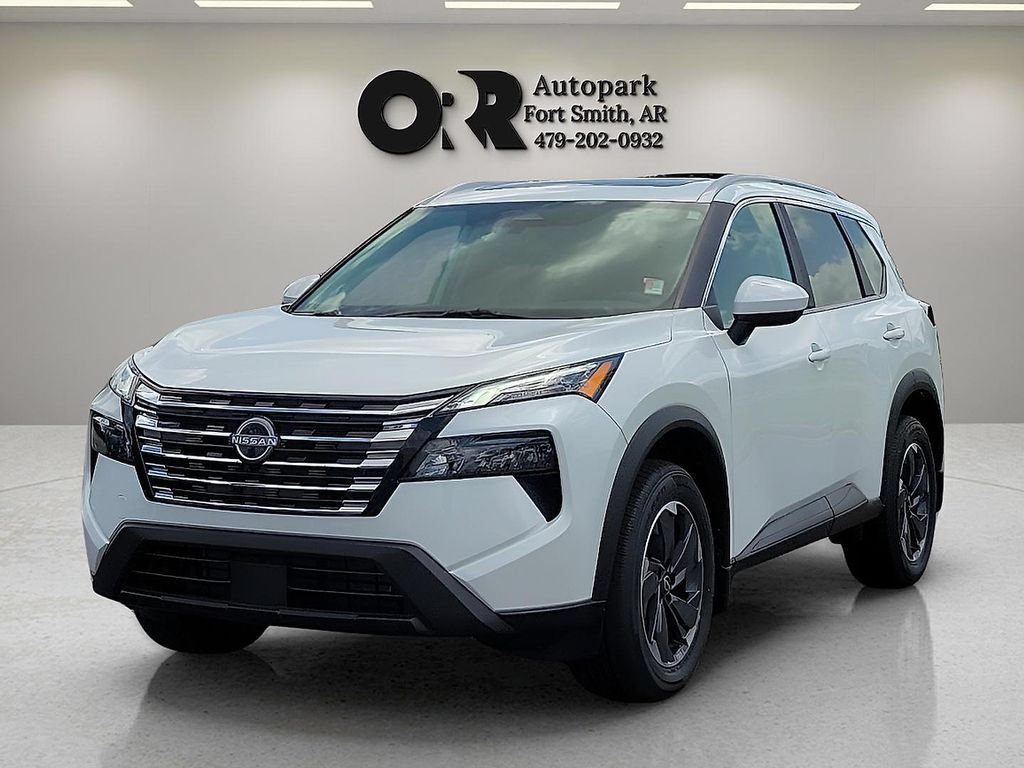 Used 2025 Nissan Rogue SV w/ SV Premium Package FWD image 2