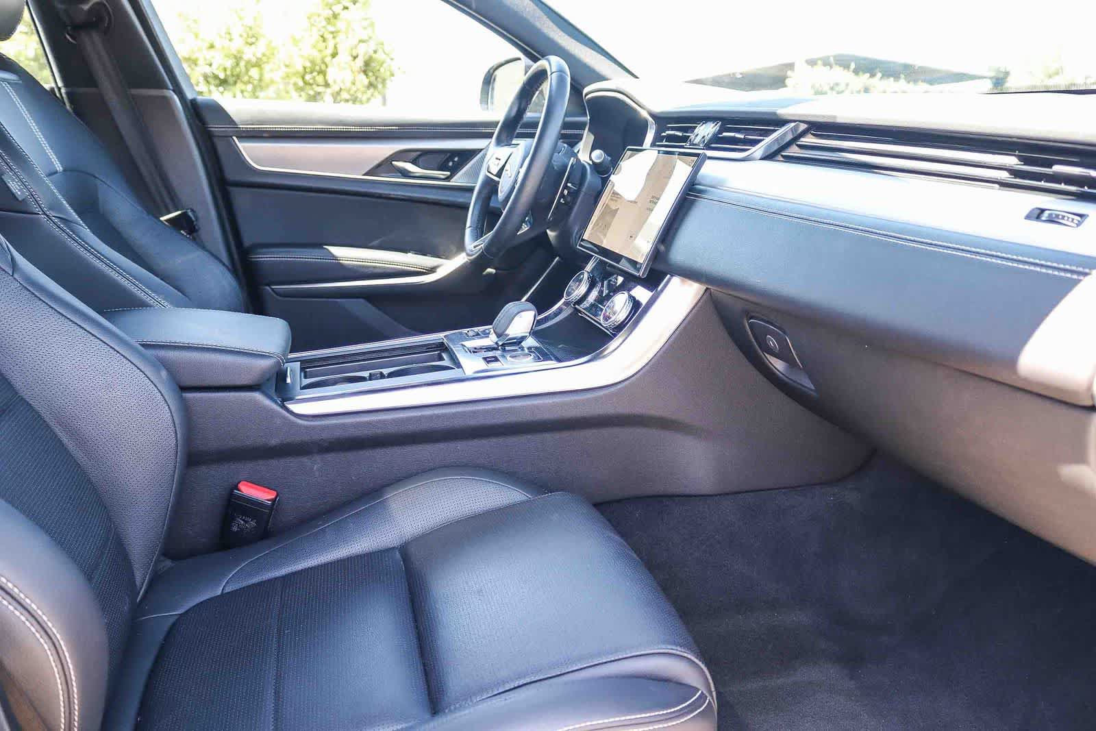Used 2024 Jaguar XF R-Dynamic SE RWD image 16