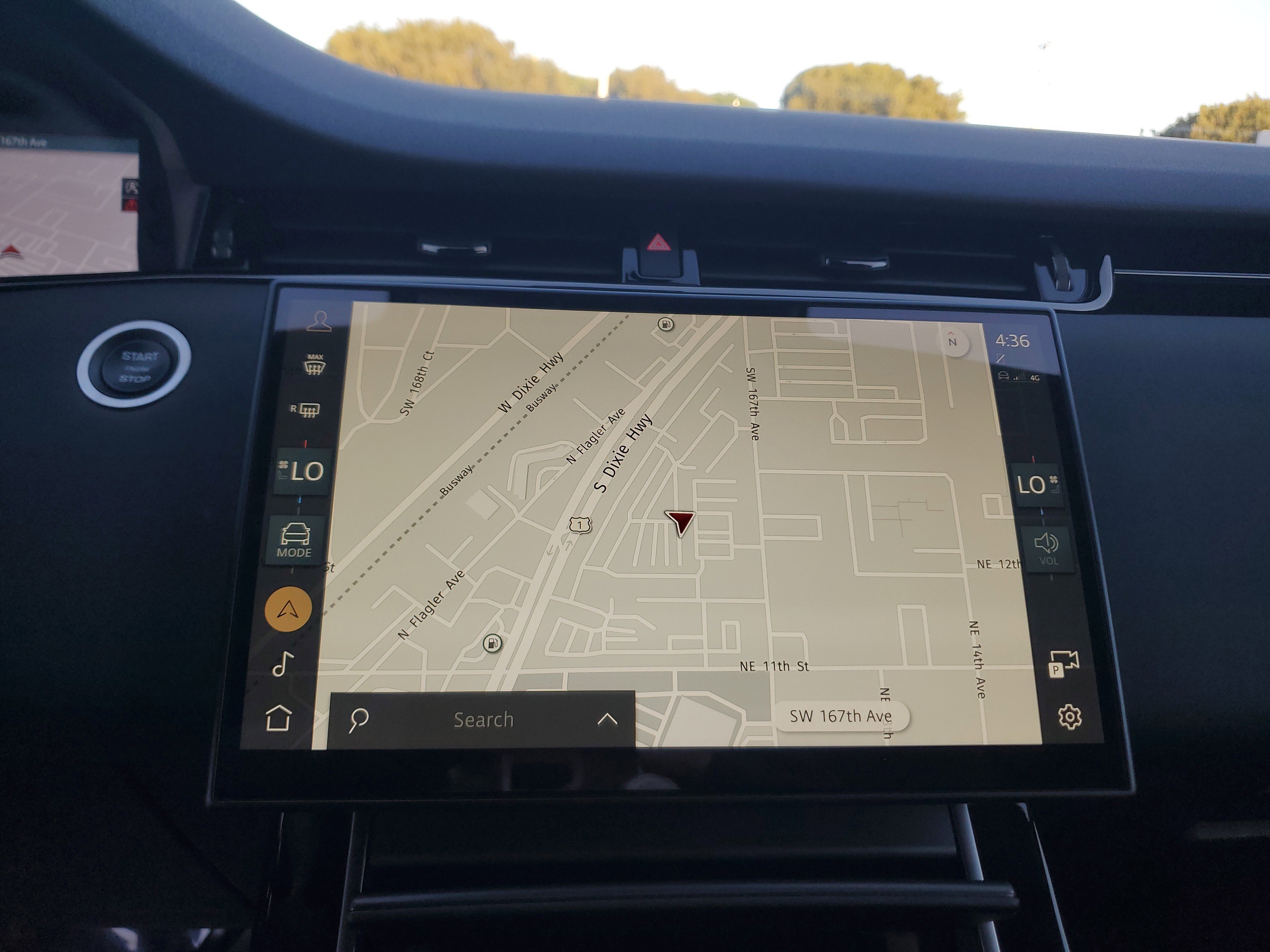 Used 2024 Land Rover Range Rover Evoque Dynamic SE image 10