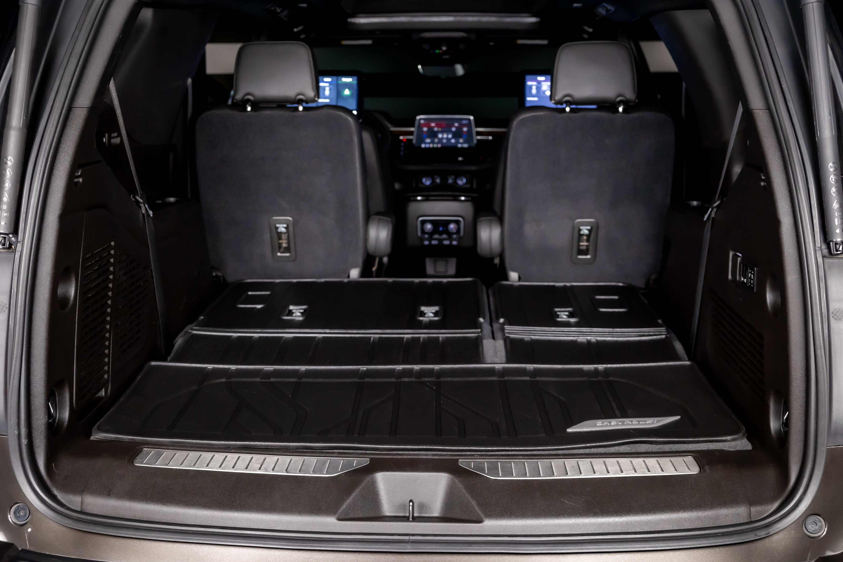 Used 2021 Chevrolet Tahoe Premier w/ Premium Package image 37