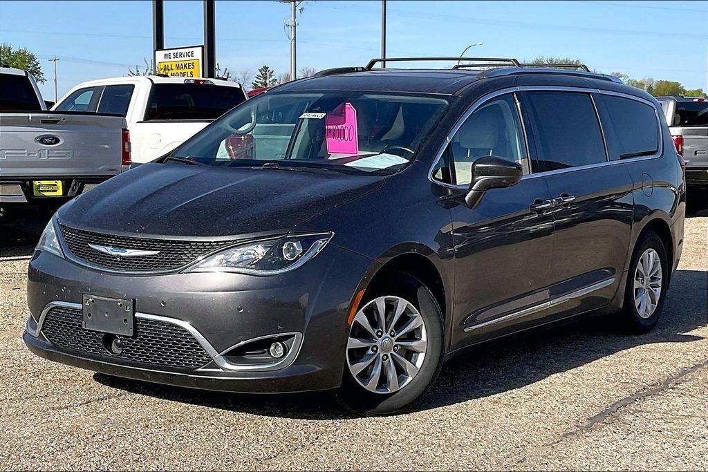 Used 2018 Chrysler Pacifica Touring-L Plus w/ Advanced Safetytec Group FWD image 2