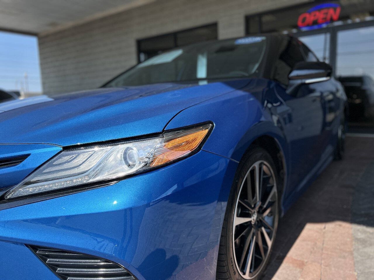 Used 2019 Toyota Camry XSE w/ Navigation Package FWD image 29