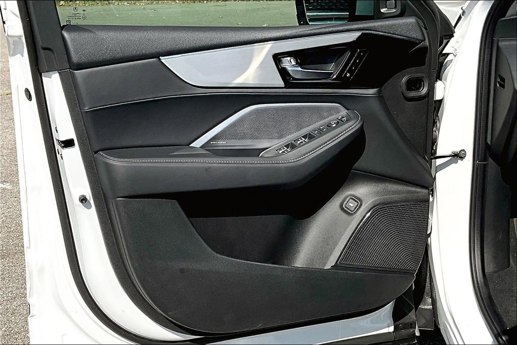 Used 2025 Acura MDX w/ Technology Package image 19