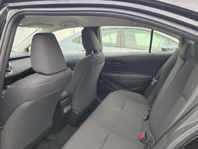 Used 2025 Toyota Corolla LE w/ LE Premium Package FWD image 8