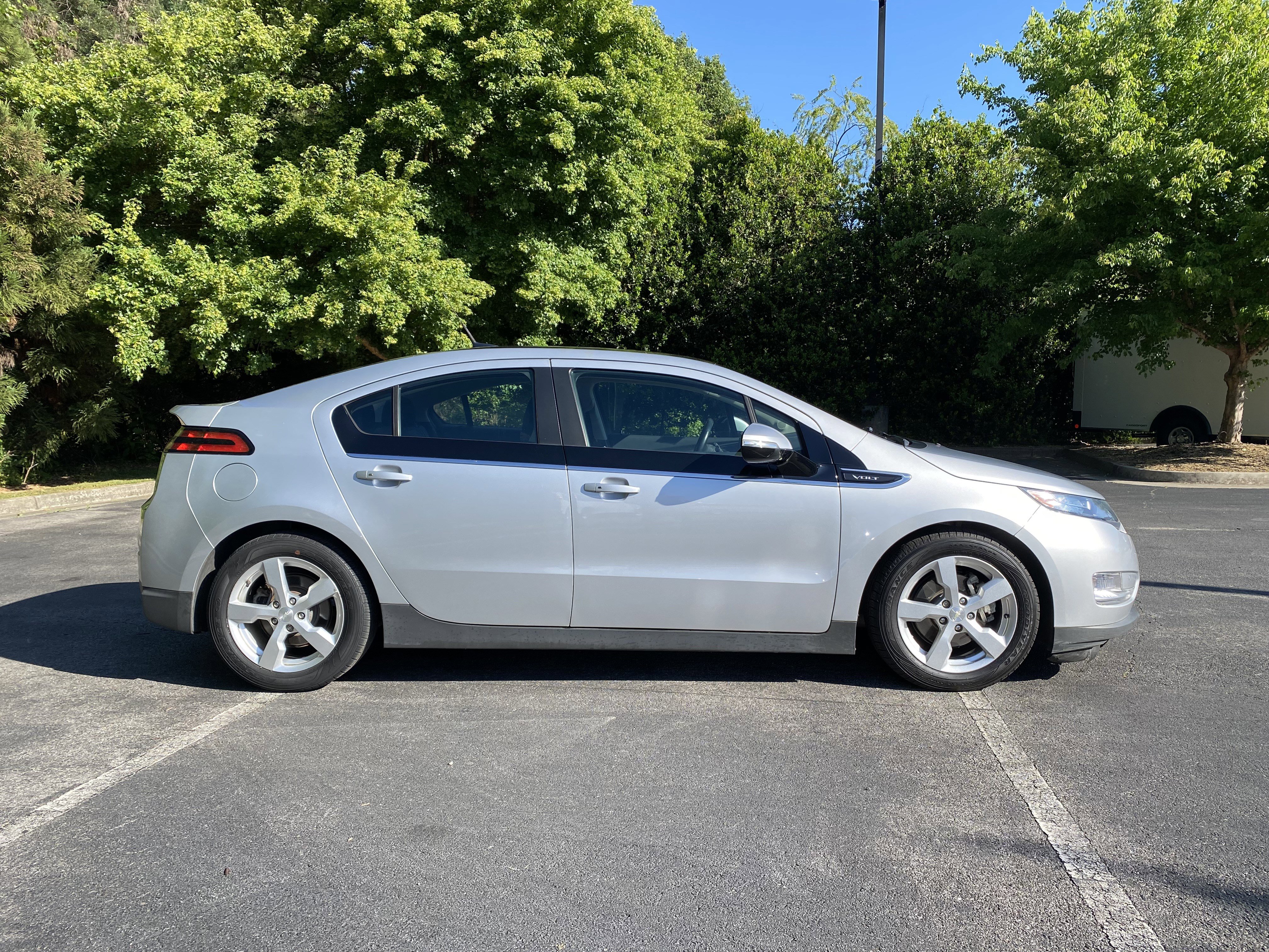 Used 2012 Chevrolet Volt Premium w/ Premium Trim Package FWD image 10