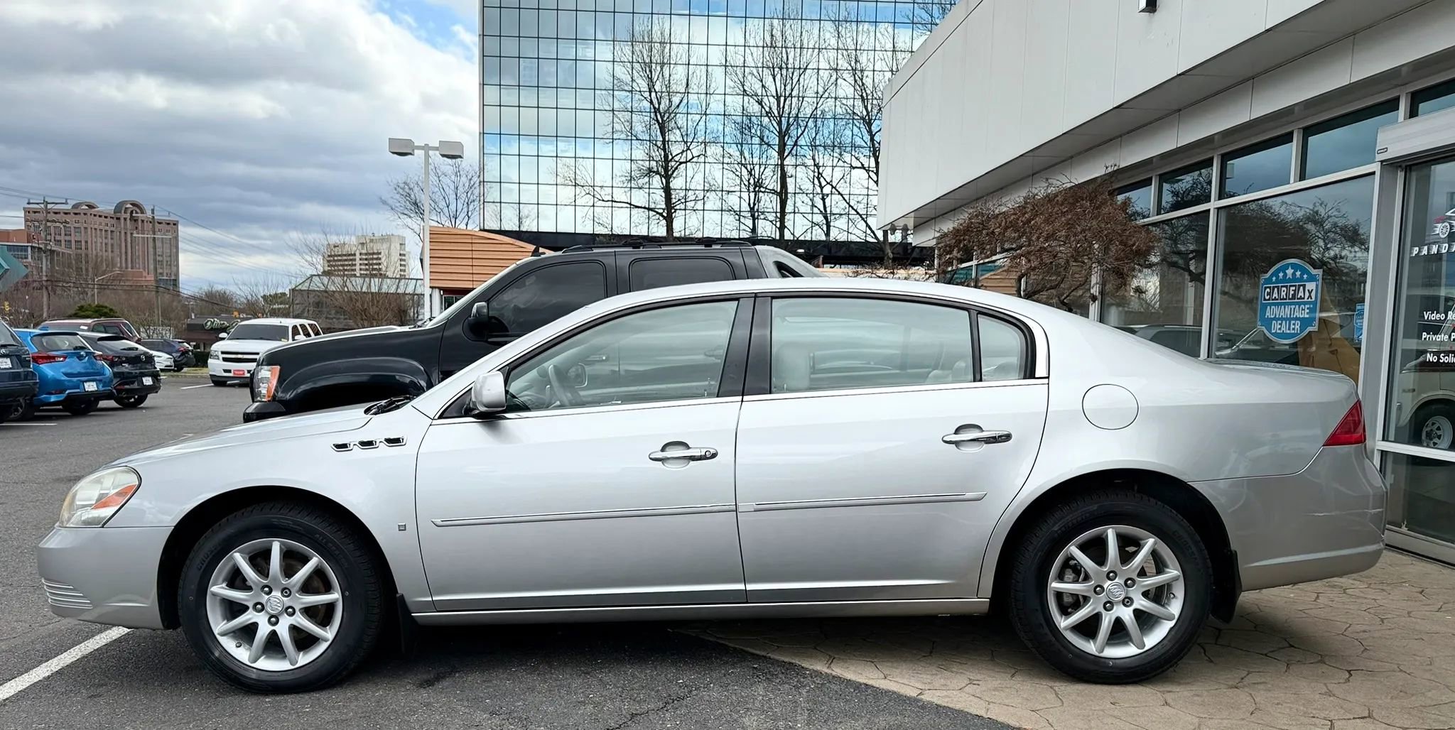 Used 2008 Buick Lucerne CXL w/ Driver Confidence Package image 4
