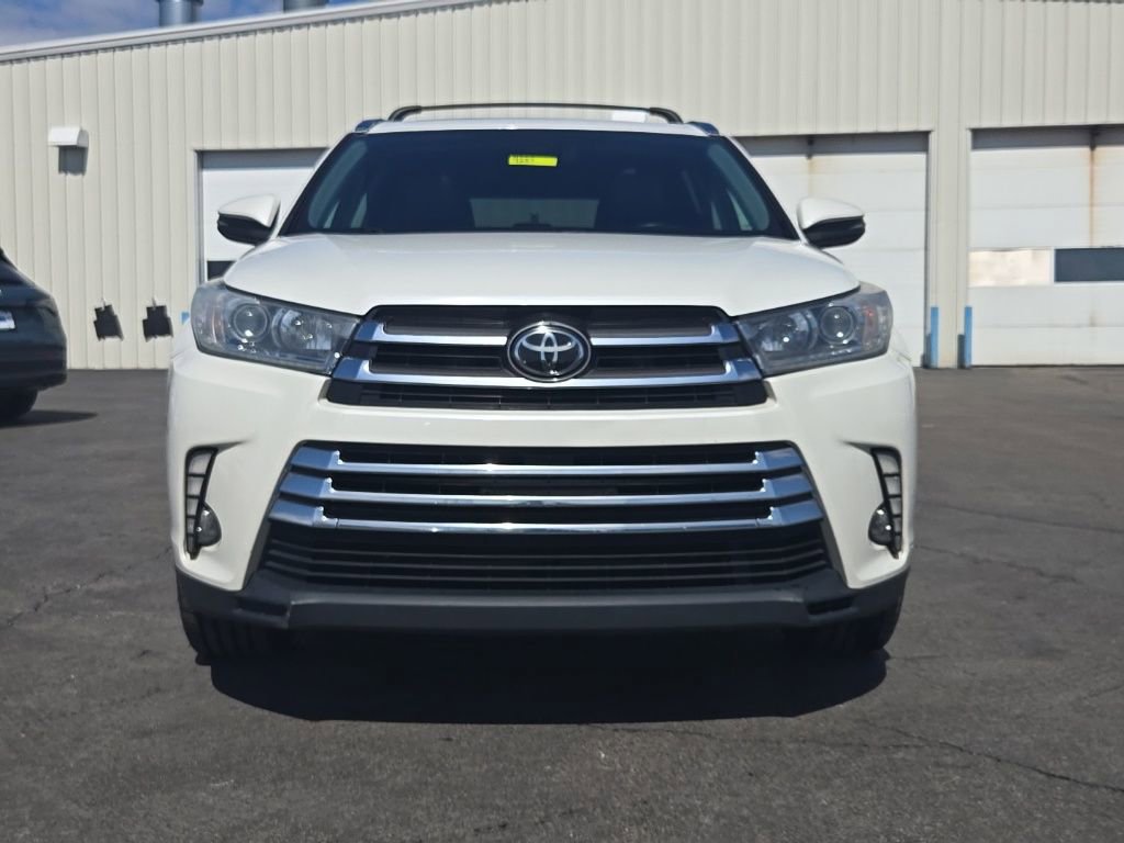Used 2018 Toyota Highlander Limited image 2