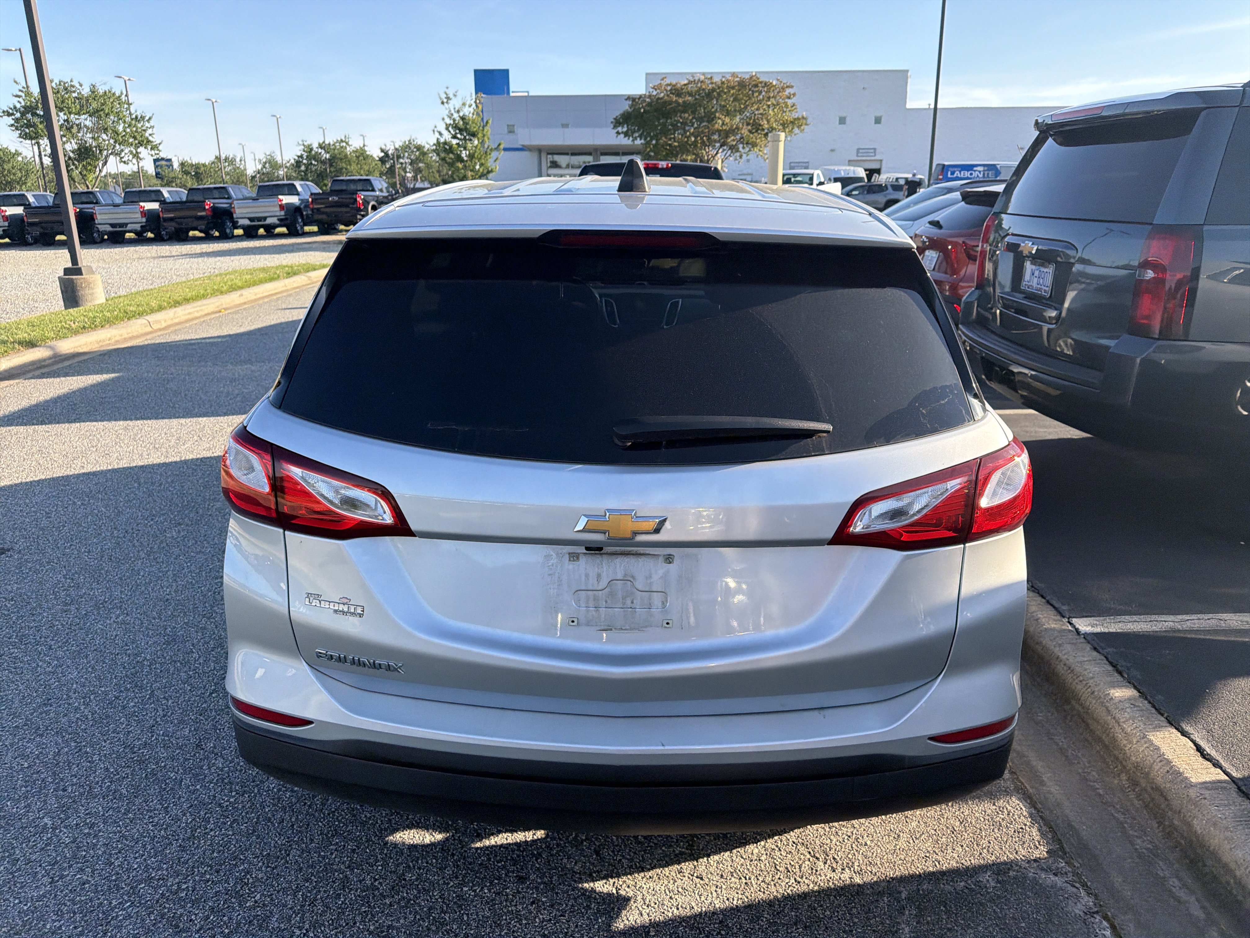 Used 2021 Chevrolet Equinox LS w/ LS Convenience Package FWD image 9