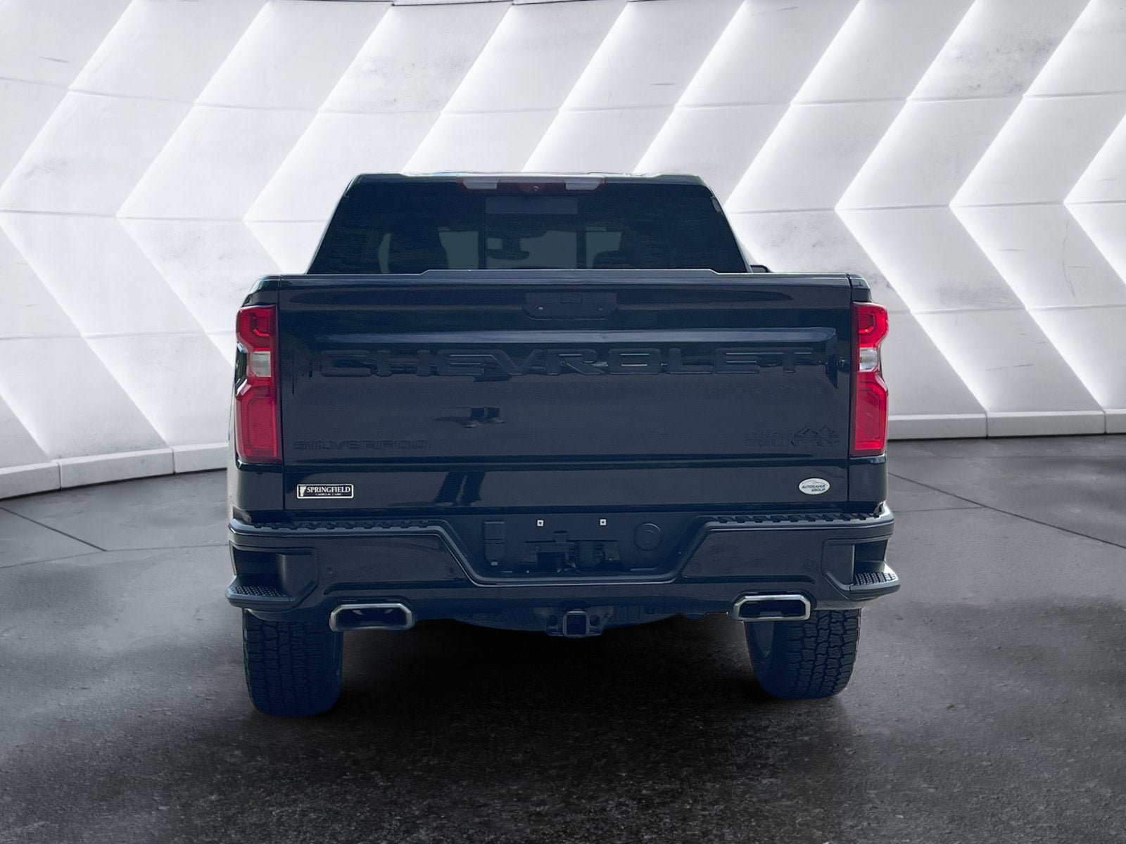 Used 2022 Chevrolet Silverado 1500 High Country w/ Technology Package AWD/4WD image 5
