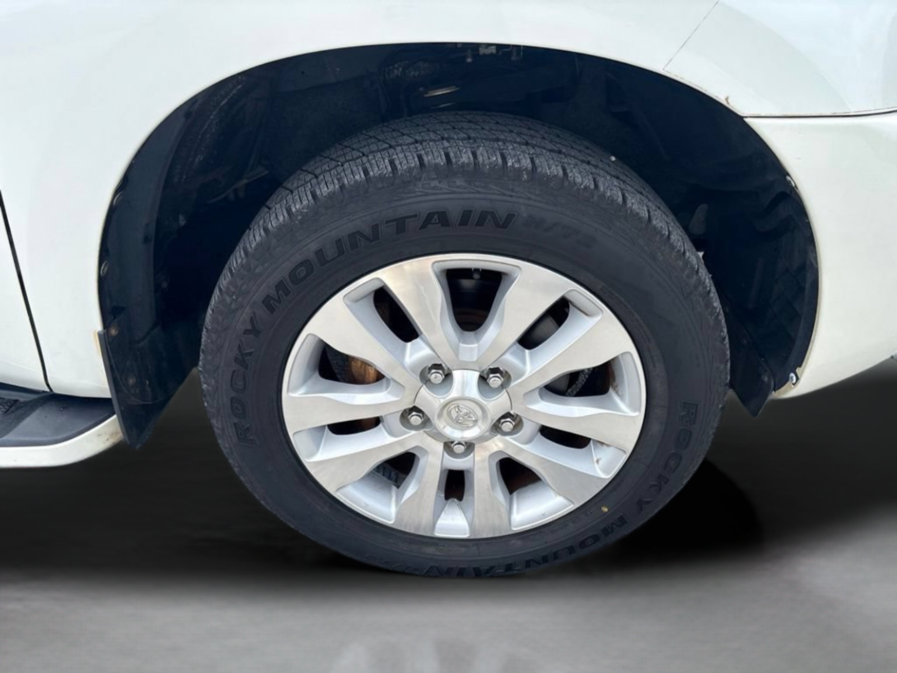 Used 2016 Toyota Sequoia Platinum RWD image 46
