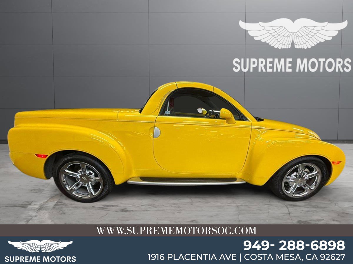 Used 2005 Chevrolet SSR w/ Preferred Equipment Group image 1
