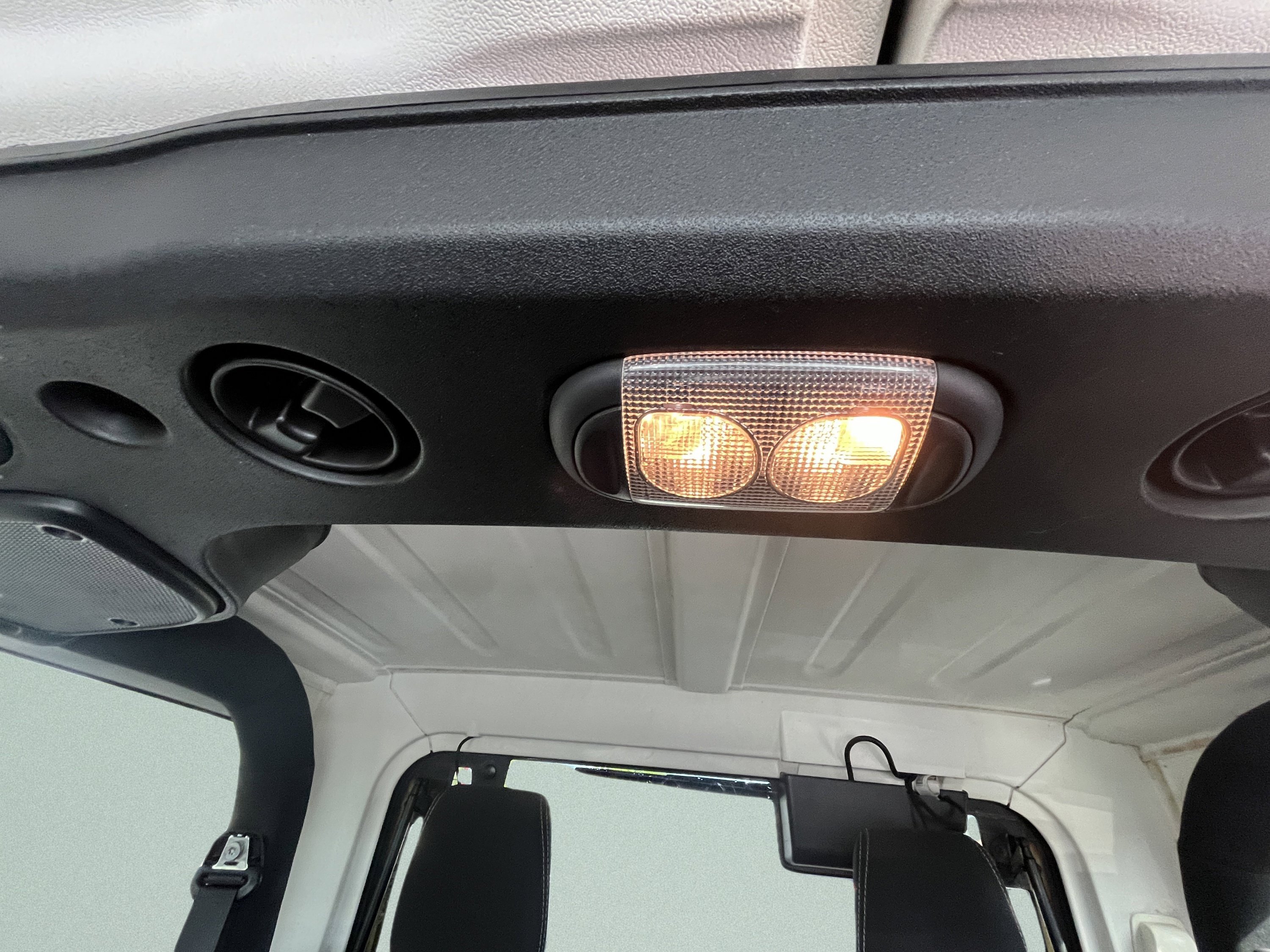 Used 2016 Jeep Wrangler Rubicon w/ Power Convenience Group AWD/4WD image 25