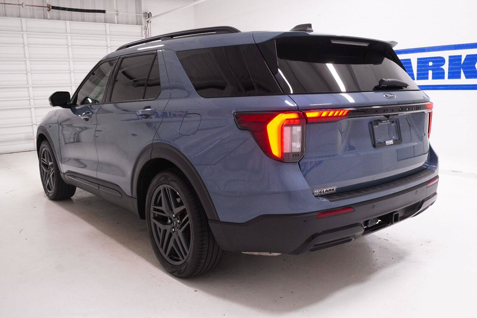 Used 2025 Ford Explorer ST-Line w/ Premium Package RWD image 36