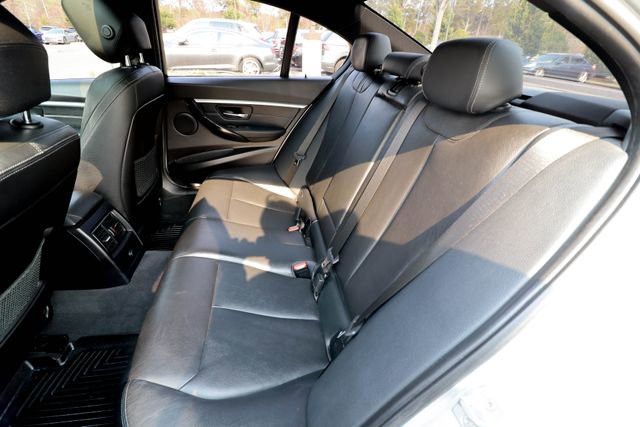 Used 2018 BMW 330i xDrive Sedan w/ Convenience Package image 32