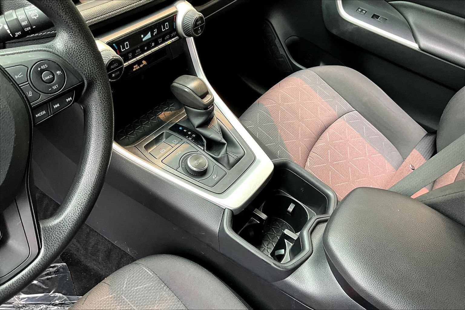 Used 2023 Toyota RAV4 XLE AWD/4WD image 17
