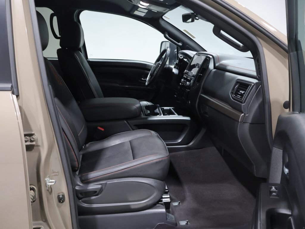 Used 2023 Nissan Titan PRO-4X image 23