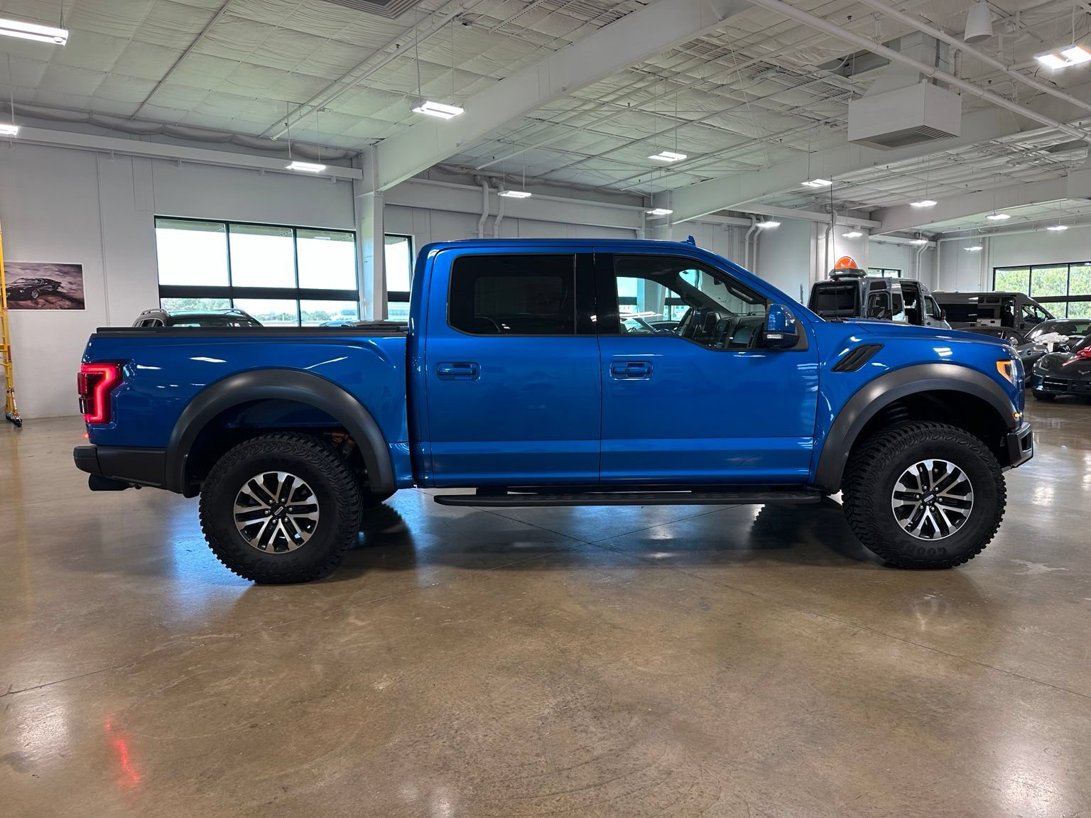 Used 2019 Ford F150 Raptor w/ Equipment Group 802A Luxury AWD/4WD image 9