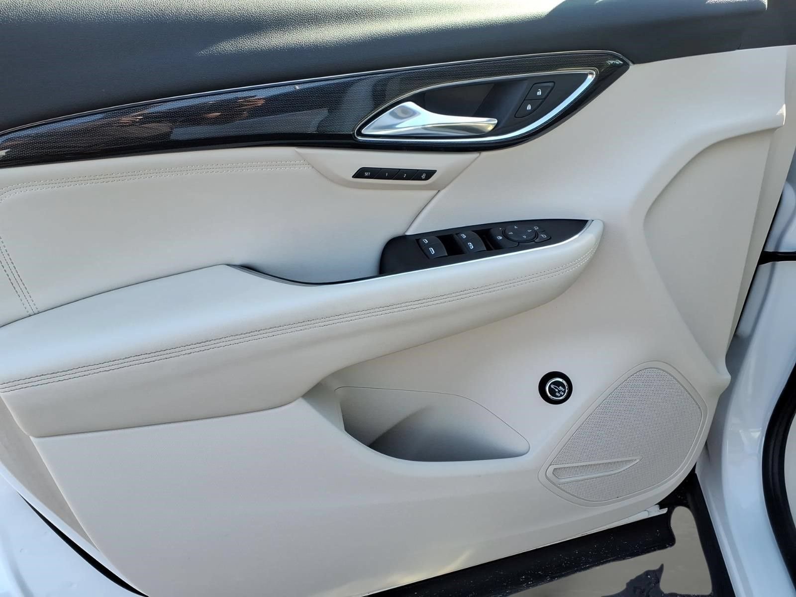 Certified 2023 Buick Envision Essence AWD/4WD image 8
