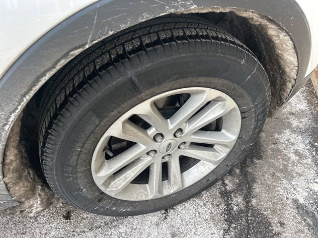 Used 2016 Ford Explorer XLT w/ Equipment Group 202A image 9