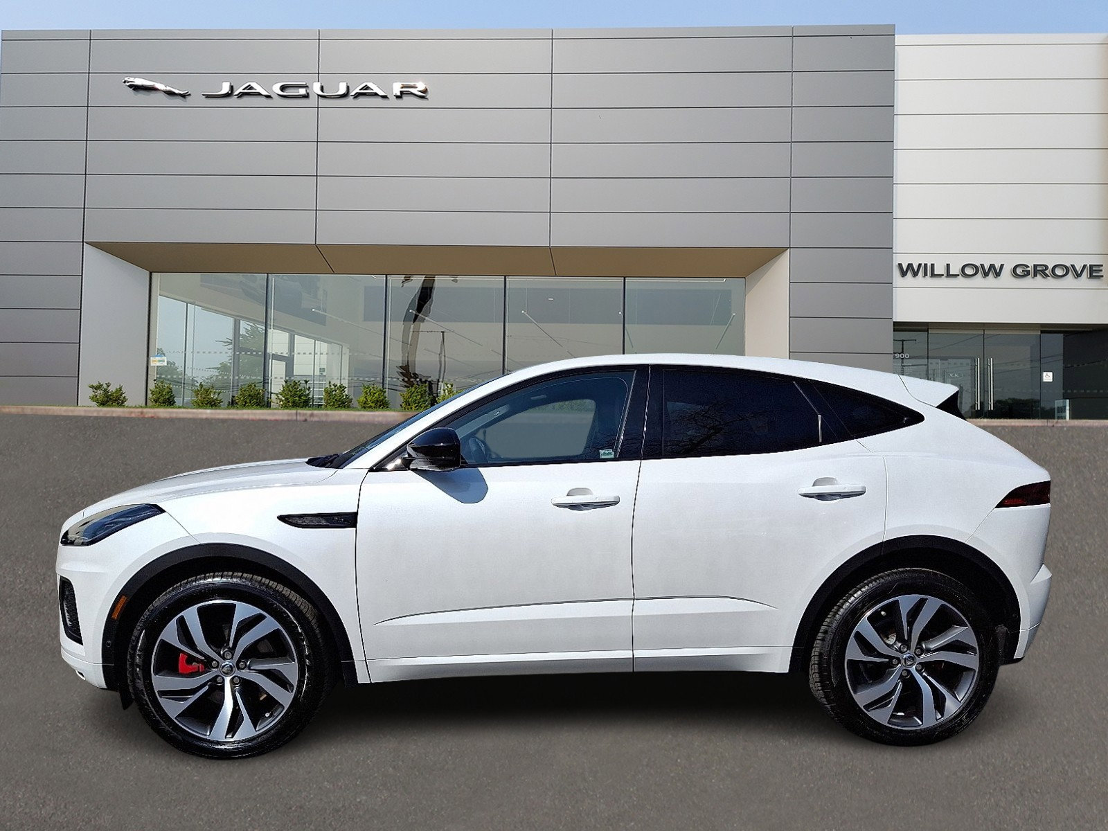 Certified 2024 Jaguar E-PACE R-Dynamic SE image 6