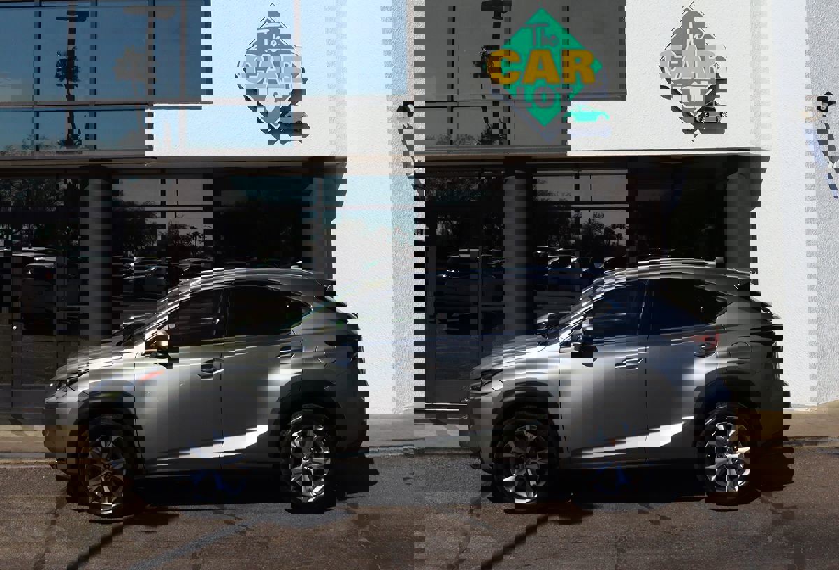 Used 2017 Lexus NX 200t FWD w/ Premium Package image 8