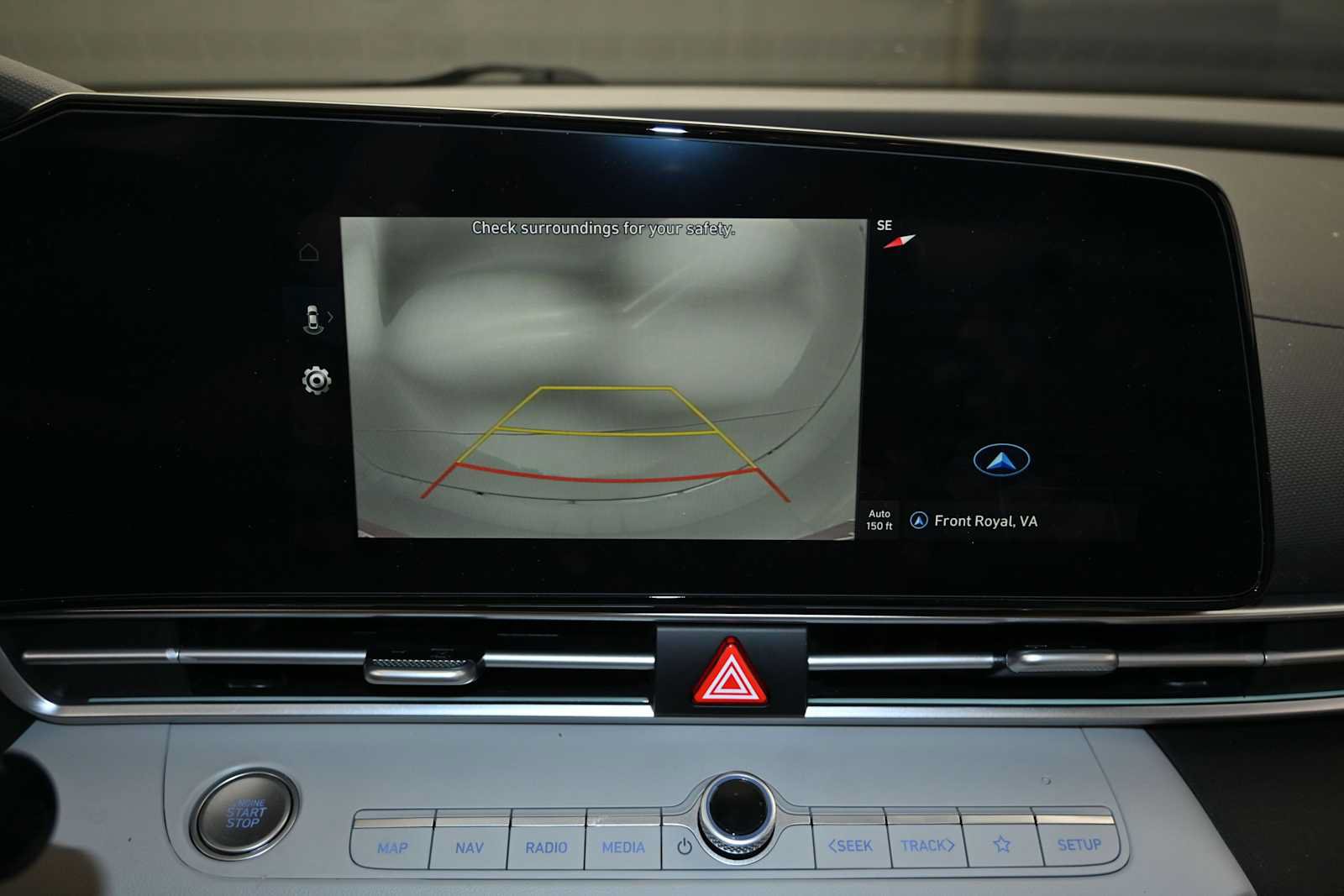 Used 2025 Hyundai Elantra Limited FWD image 21