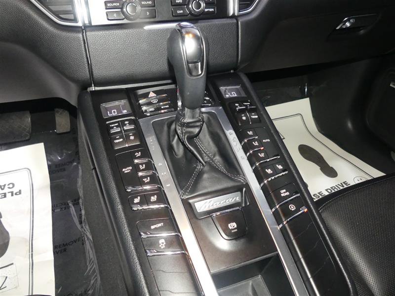Used 2016 Porsche Macan S AWD/4WD image 40